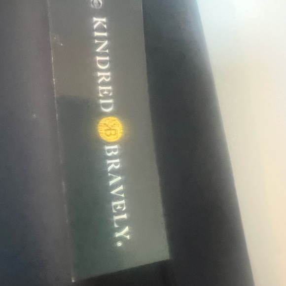 Kindred Bravely Cropped Black Maternity Leggings Medium X 2 NWT - Picture 3 of 8